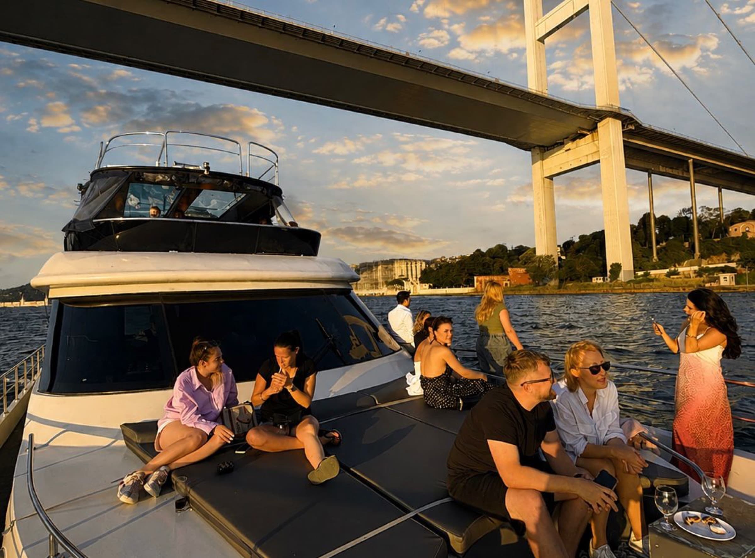 Flybridge and bow under the bridge, small private group